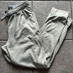 Nike Men's silver Gray Dri-FIT Jogger Sweatpants